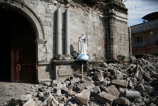 الزلازل تهز الفلبين (3)