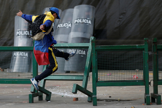 جانب من الاحتجاجات والعنف فى كولومبيا (8)
