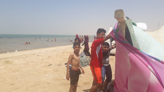 الأهالي في شواطئ شمال سيناء (5)