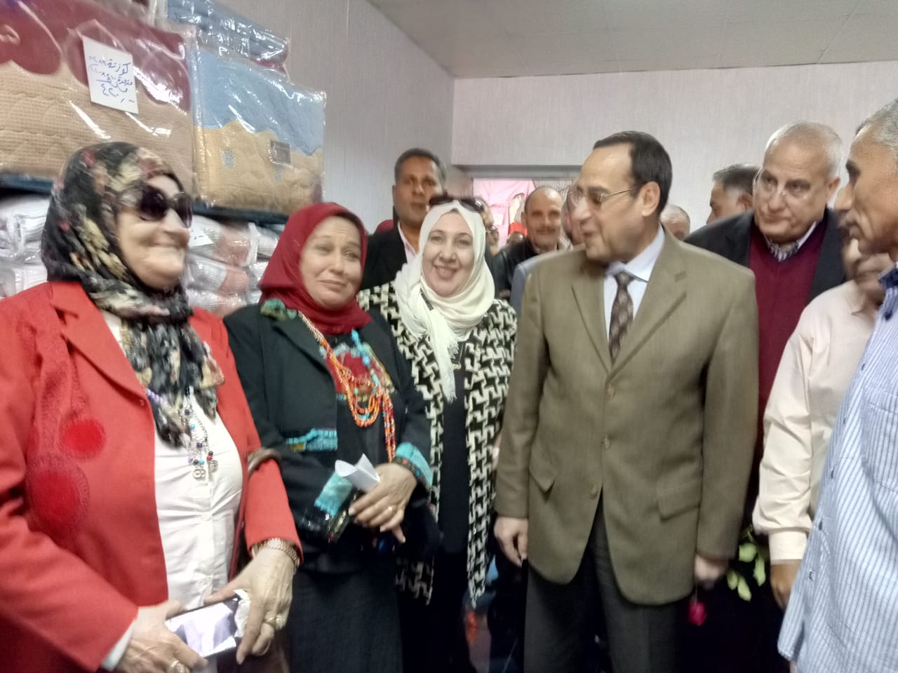 محافظ شمال سيناء يفتتح معرض الإنتاج الحربي بالعريش (1)