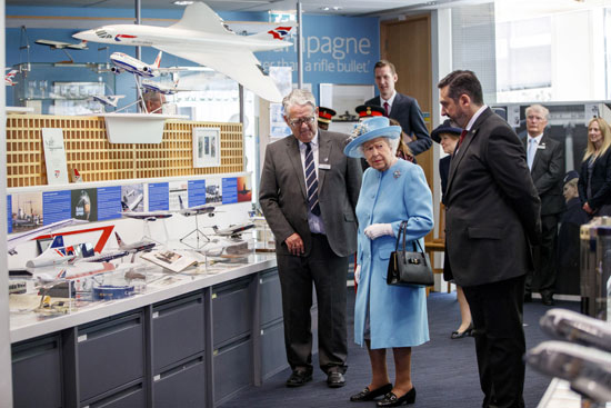 الملكة إليزابيث تحتفل بمئوية شركة الخطوط الجوية البريطانية (9)