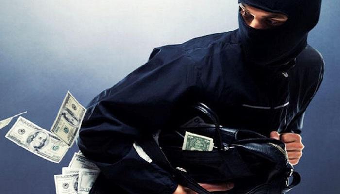 80-003241-crocks-steal-a-bank-off-the-police-station_700x400