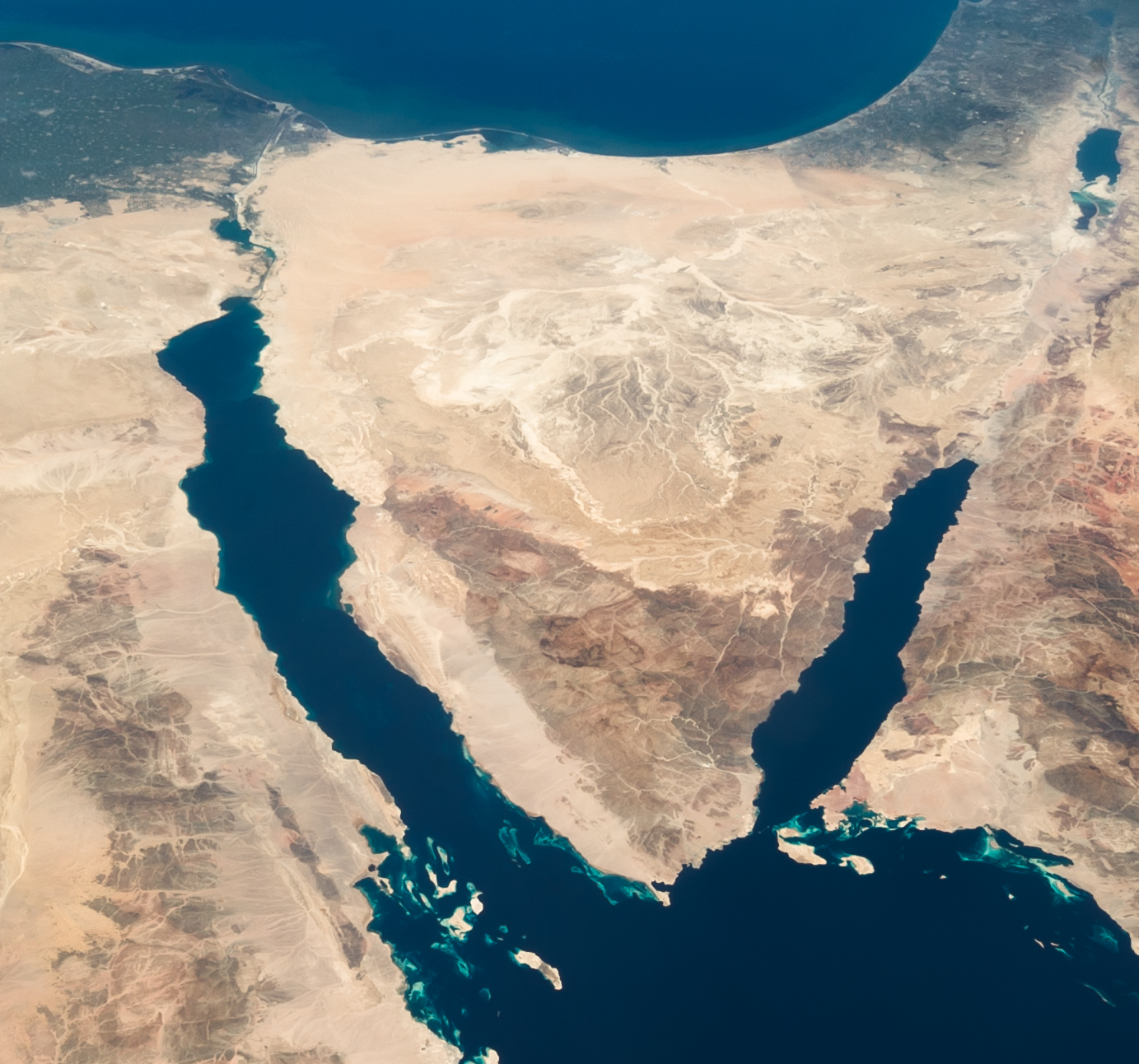 ISS035-E-007148_Nile_-_Sinai_-_Dead_Sea_-_Wide_Angle_View_(cropped)