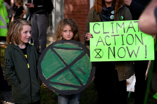 دعوات لحماية المناخ بين نشطاء مناهضين لترودو