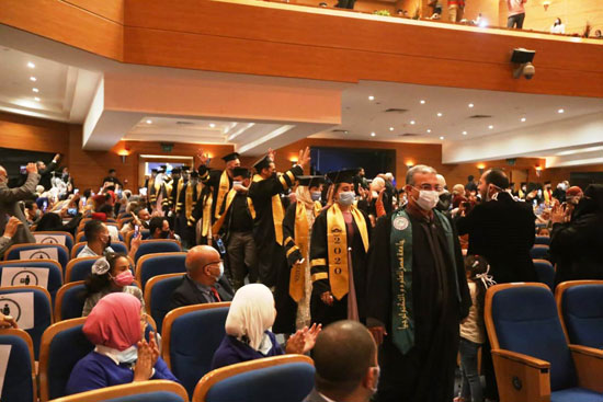 جامعة مصر تحتفل بتخريج ثالث دفعات كلية التربية الخاصة (13)