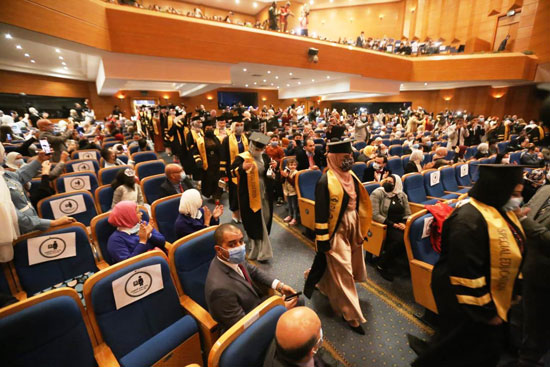 جامعة مصر تحتفل بتخريج ثالث دفعات كلية التربية الخاصة (12)
