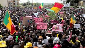 مطالبات باستقالة الرئيس بمالي