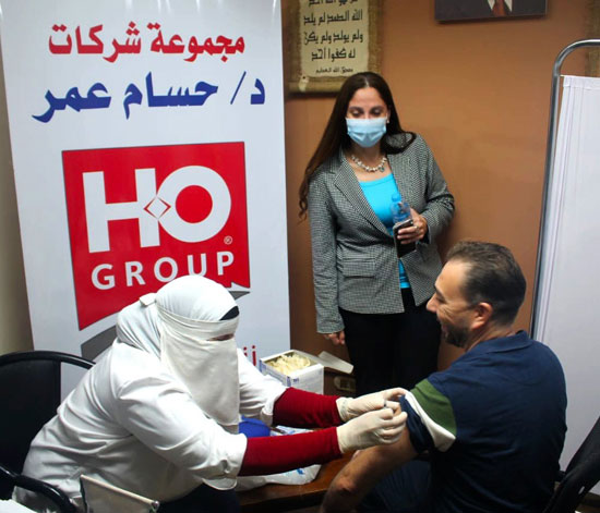 60219-حملة-تطعيم-العاملين-فى-مجموعة-HO-Group-(1)