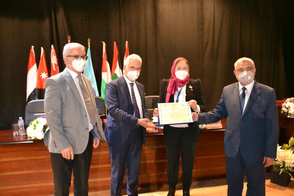 جامعة مصر للعلوم والتكنولوجيا تفوز بالمركز الأول للمرة السابعة فى مؤتمر اتحاد الجامعات العربية  (1)