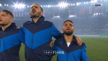 منتخب ايطاليا اثناء النشيد الوطني