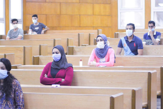 انتظام امتحانات طلاب جامعة مصر للعلوم والتكنولوجيا (4)