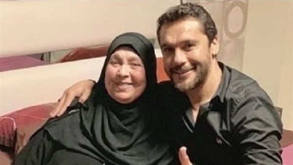 أحمد حسن ووالدته