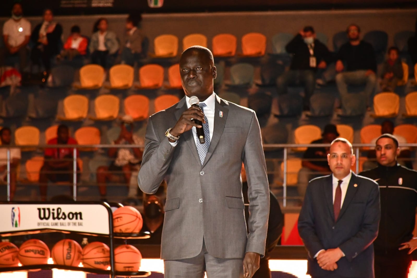 وزير الشباب والرياضة يشهد افتتاح بطولة إفريقيا للسلة (3)