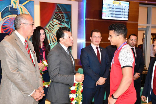 وزير الرياضة يستقبل أبطال المشروع القومى للموهبة والبطل الأوليمبى (14)