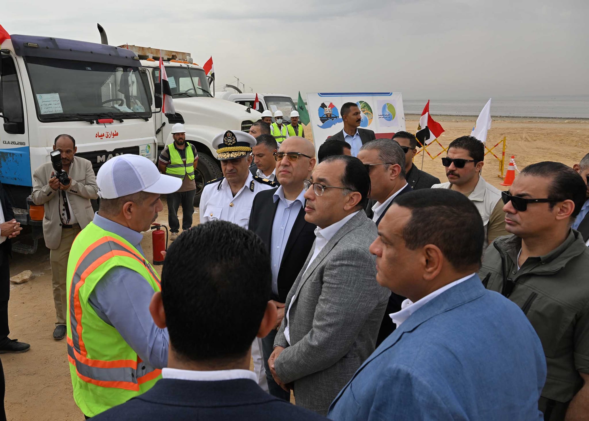 رئيس الوزراء يشهد اصطفافاً لمعدات مراكز محافظة الفيوم 1