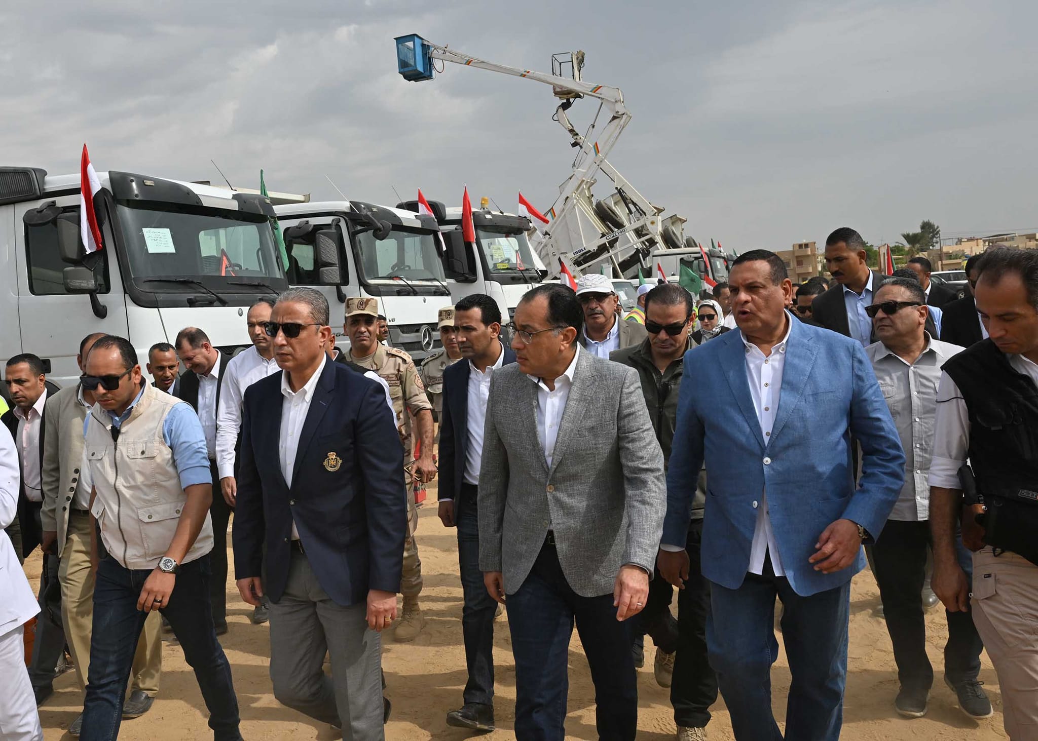 رئيس الوزراء يشهد اصطفافاً لمعدات مراكز محافظة الفيوم 4