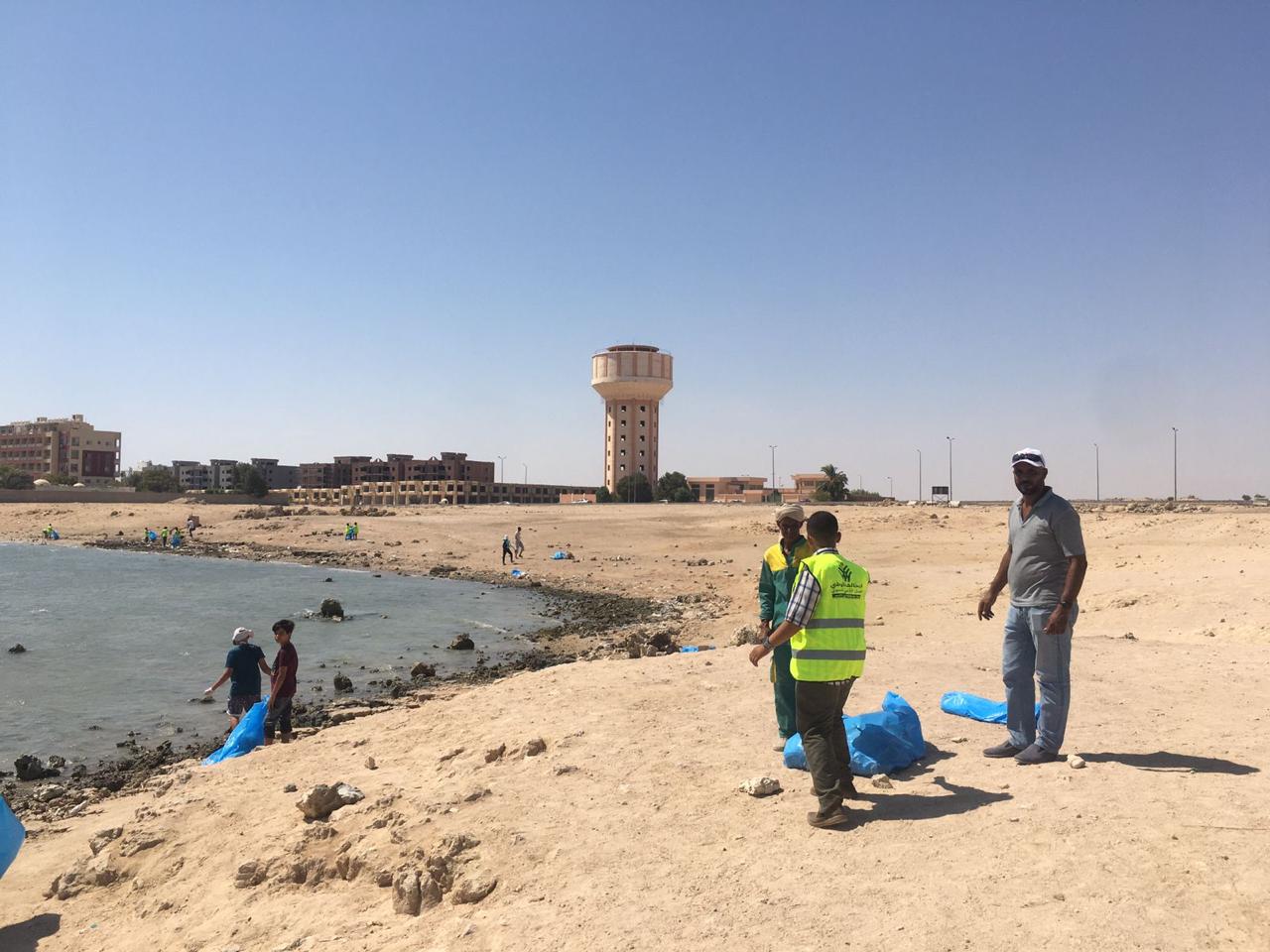 140177-جانب،من-حملة-نظافة-الشاطئ