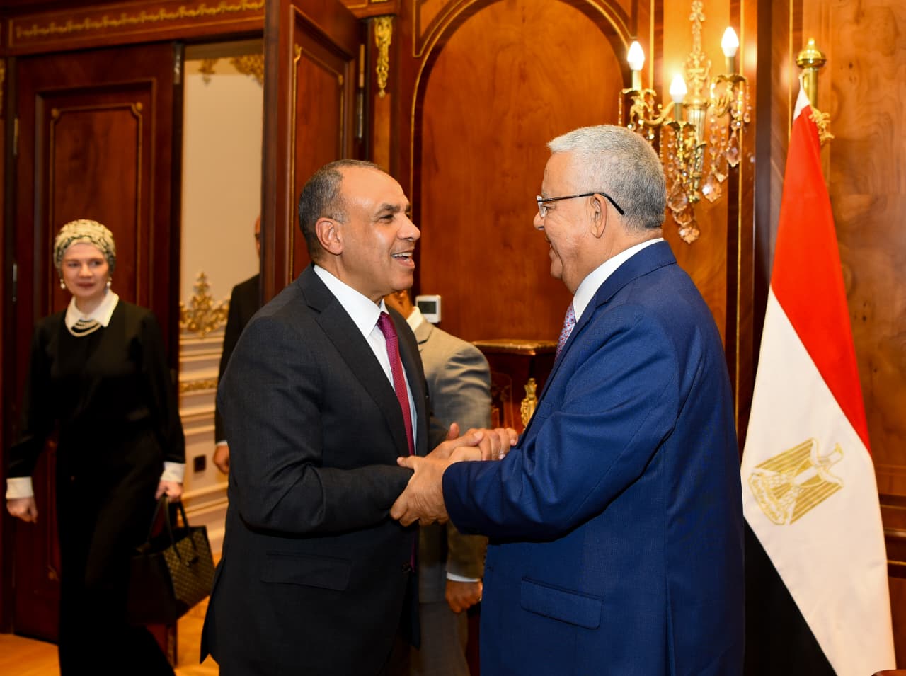 db32d6f2-401b-48cf-b30a-0d47532c8873