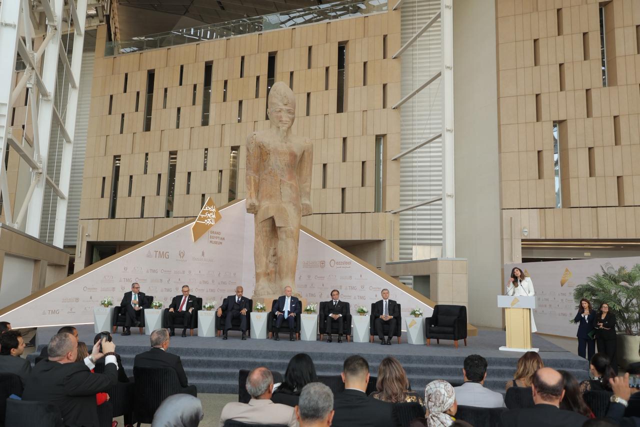 e4bcc9fc-c1ca-448c-9b4e-889bb7d69fbe