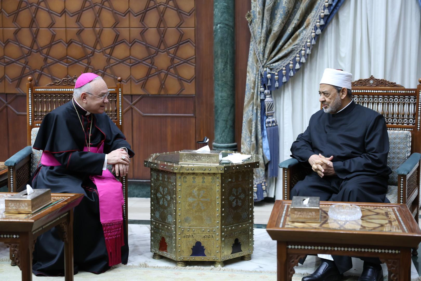 5b2cd810-3b87-4960-afcb-70cfc919d547