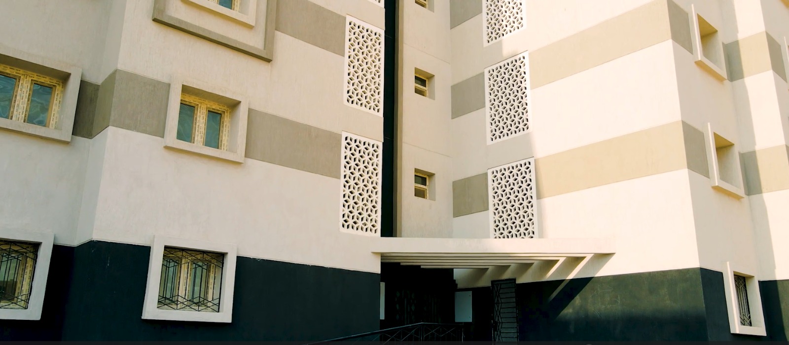 dc084f06-455b-4b72-8d2c-a1b853136cf5