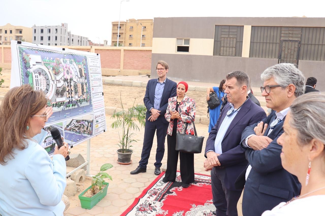 b905473f-608c-4f73-8312-10f35c1b31bd b905473f-608c-4f73-8312-10f35c1b31bd