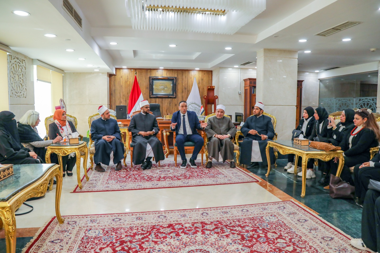 مجمع البحوث واتحاد العمال