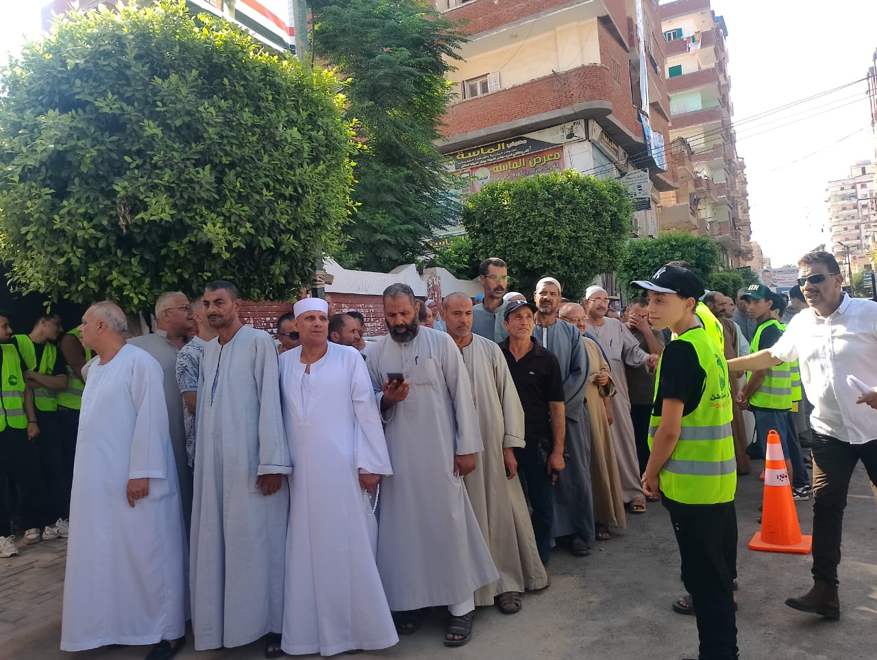 212951-إقبال-كبير-من-مواطنى-البحيرة-على-التصويت-فى-انتخابات-مجلس-الشيوخ-(2)
