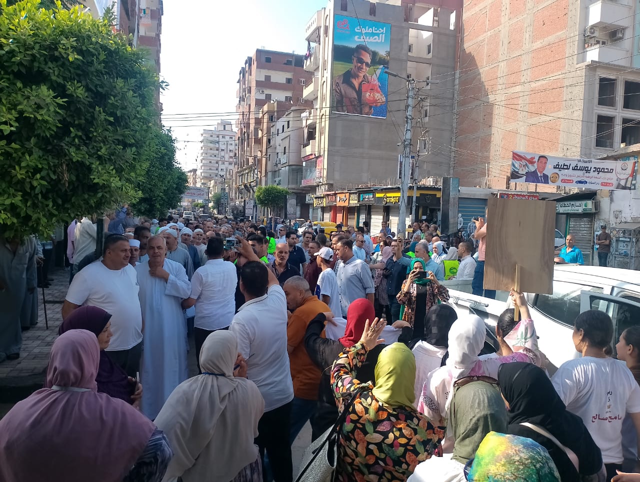 236029-إقبال-كبير-من-مواطنى-البحيرة-على-التصويت-فى-انتخابات-مجلس-الشيوخ-(3)