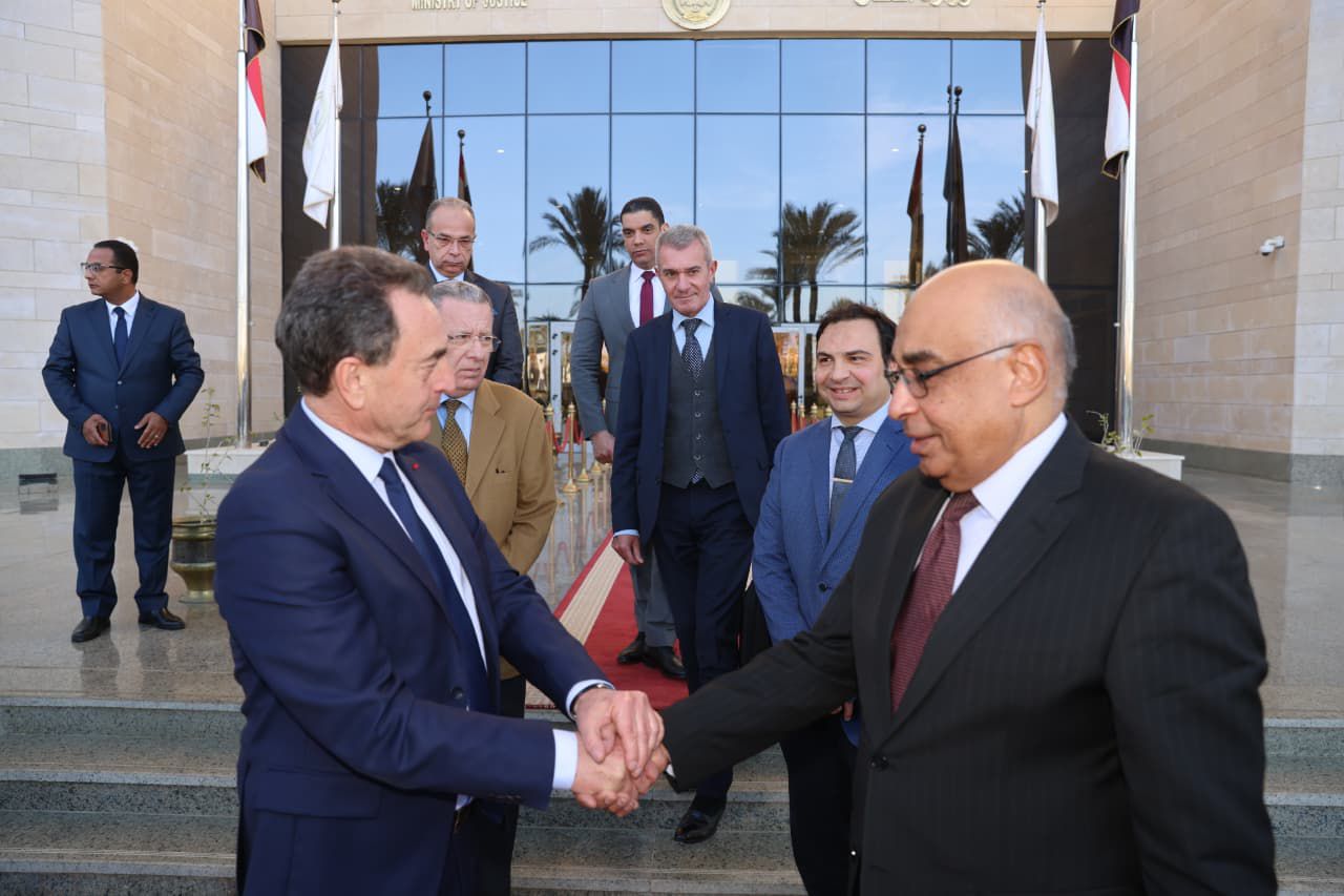 1e7ac421-4e32-4a0b-a937-1fd2d4415d1e