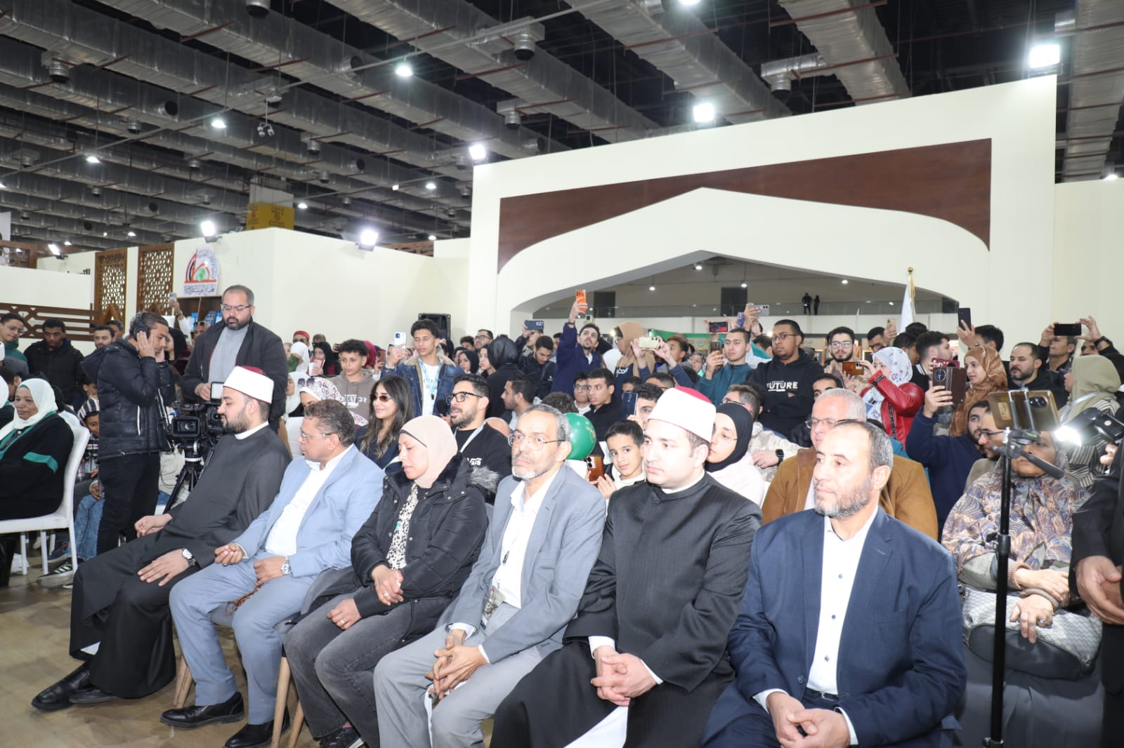 037df2fb-5d84-4e25-bf96-54965816df09