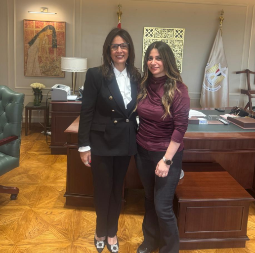 وزيرة الثقافة