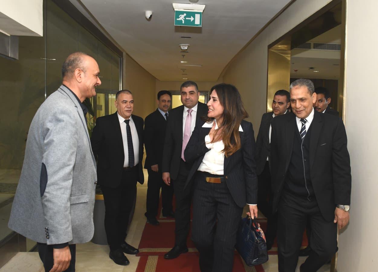 317f289a-33cd-4ef2-9a43-17d21284b15b