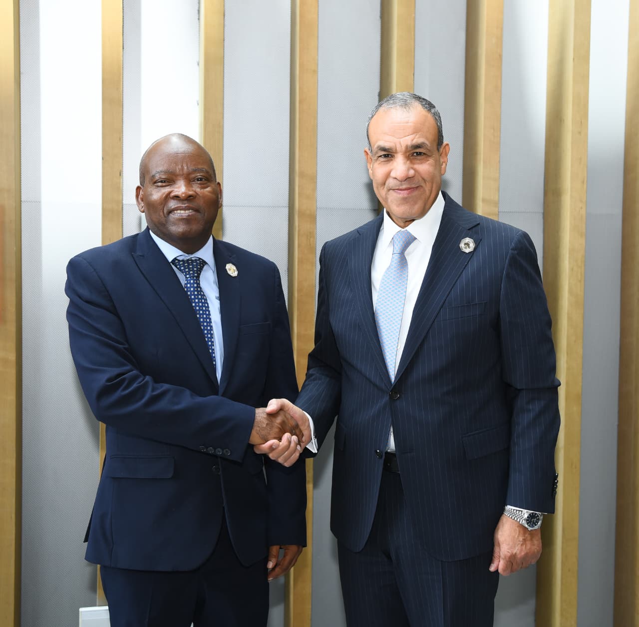 عبد العاطى مع موسى فيلاكاتي، مفوض الاتحاد الأفريقي للزراعة والتنمية الريفية عبد العاطى مع موسى فيلاكاتي، مفوض الاتحاد الأفريقي للزراعة والتنمية الريفية