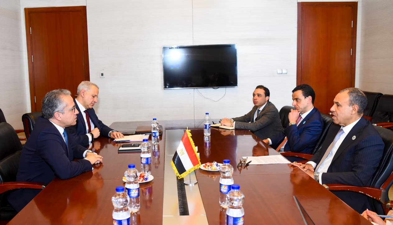 0aa8ea46-db02-43b8-8db9-cee3b47031ee