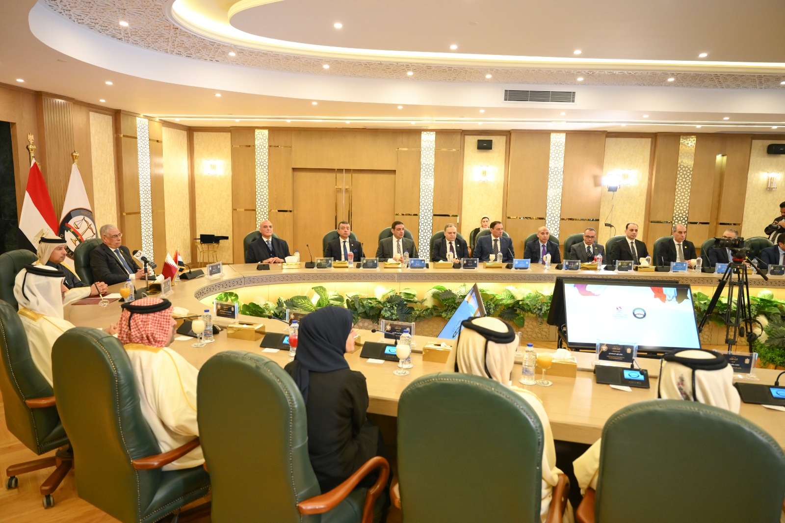 e763e470-07f8-451f-b208-2c680402608a