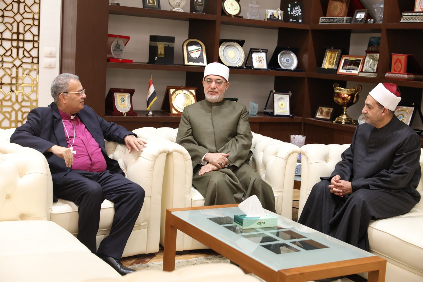 ae410505-a303-4a73-b350-c49833243243