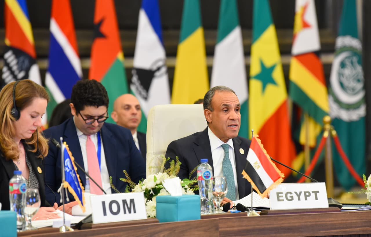 77b95e1e-7d37-475a-a7be-461b3d26c200