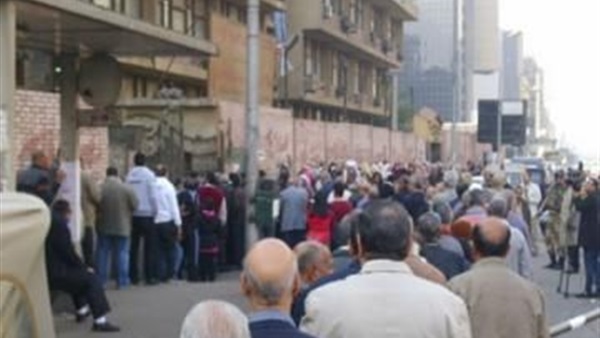 رئيس لجنة بمصر الجديدة :الاقبال رائع خاصة من كبار السن   