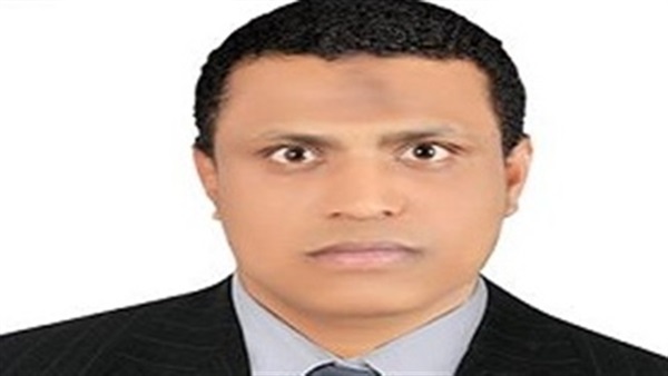 رئيس الأتحاد الدولي لشباب الازهر والصوفية يدلي بصوته بمدرسة مصر الجديدة الإعدادية   