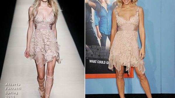 .مقارنة بين إيلسا بادكاى بإحدى عارضات أزياء دار "Alberta Ferretti" .مقارنة بين إيلسا بادكاى بإحدى عارضات أزياء دار "Alberta Ferretti"