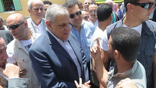 محلب: " مش عايز أشوف عربيات راكنة ولا باعة جائلين بمنطقة سعد زغلول خلال 48 ساعة" محلب: " مش عايز أشوف عربيات راكنة ولا باعة جائلين بمنطقة سعد زغلول خلال 48 ساعة"