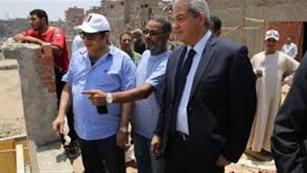 عبد العزيز يتفقد أعمال إنشاء مركز شباب المسلة بالمطرية   