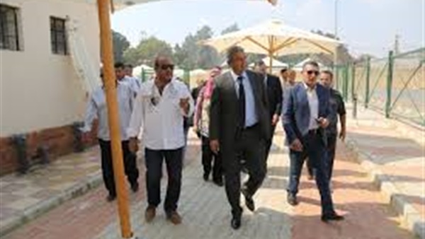 "عبد العزيز" يتفقد مركز شباب المطرية بعد الانتهاء من إنشاؤه   