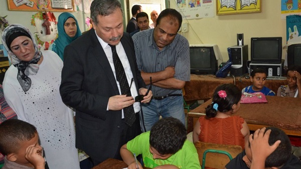 خبراء تعليم : الـ1000 جنيها غرامة قيد الطالب  بعد فصله تفتح باب " الرشاوى " 