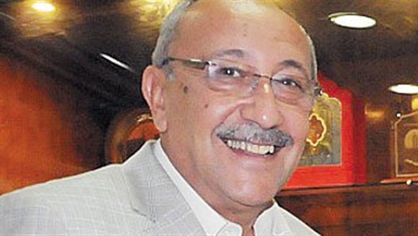 محافظ أسوان يشدد على ضرورة صيانة محطات المياه والصرف   