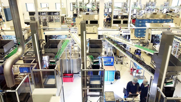 نرصد خطوات صناعة الأنسولين  في أكبر مصنع لإنتاجه بالعالم  