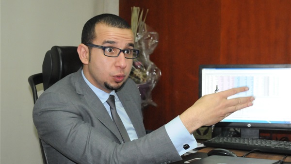 بعد خفض قيمه اليوان.. الخبراء يطالبون بدعم المنتجات المصريه خوفا من الغزو الصينى بعد خفض قيمه اليوان.. الخبراء يطالبون بدعم المنتجات المصريه خوفا من الغزو الصينى