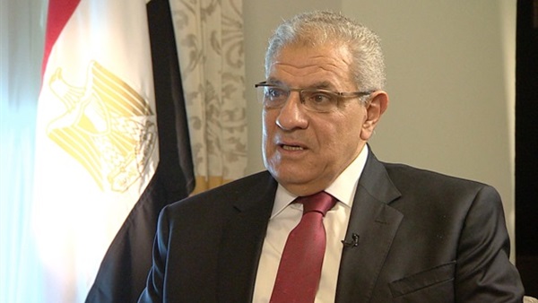 «محلب»: الحكومة الحالية «تكنوقراط» تخدم الشعب.. وتغيير الوزراء مرتبط بالأداء «محلب»: الحكومة الحالية «تكنوقراط» تخدم الشعب.. وتغيير الوزراء مرتبط بالأداء