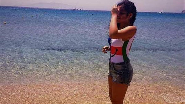بالصور.. إبنة عمرو دياب تتألق بالهوت شورت على شواطىء اليونان بالصور.. إبنة عمرو دياب تتألق بالهوت شورت على شواطىء اليونان